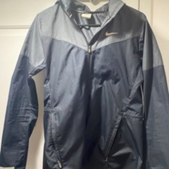 Nike Windbreaker/Rain Jacket - Picture 2 of 5